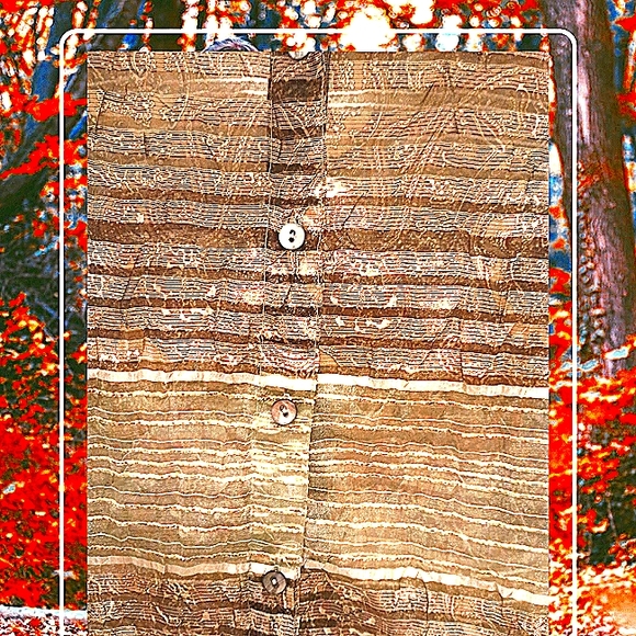 Unleash Your Style with the Pre-Loved West End Long Sleeve Button-Down Shirt - Picture 5 of 16